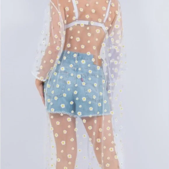 Boho Cottagecore White Kimono with Yellow Daisies - Picture 5 of 5